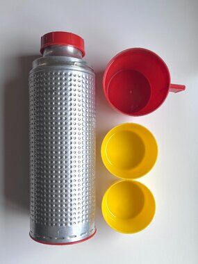 Vintage Aladdin Thermo-King large Quart metal insulated bottle + 3 cups